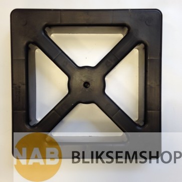 Betonsokkel vierkant en gevuld 